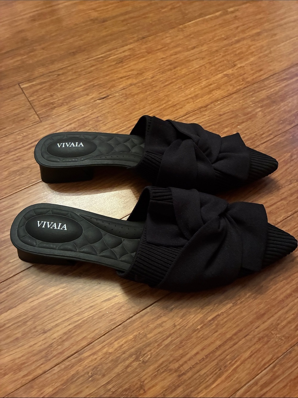 Vivaia Women's Black Knotted Pointed-Toe Slide - size 40.5 (9.5)